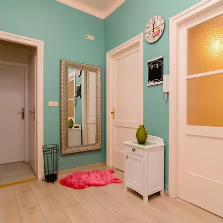 Smaragd & Rose شقة