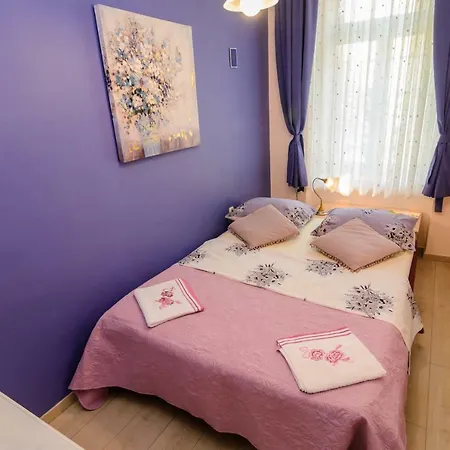 Smaragd & Rose شقة *